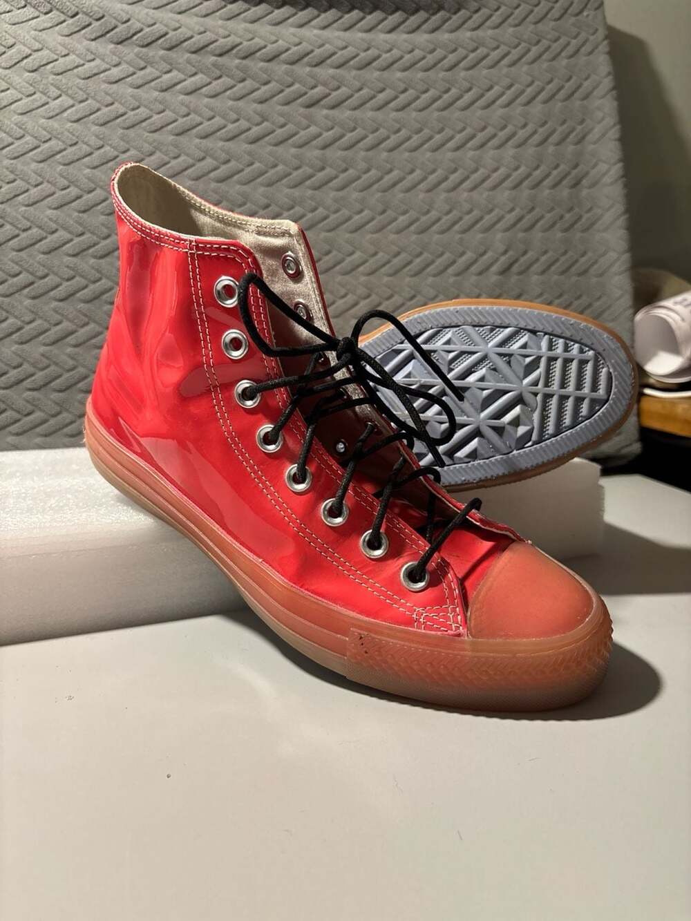 Converse Chuck Taylor All Star Patent Leather High Top Red Size Men 7 Women 9 - Picture 2 of 4